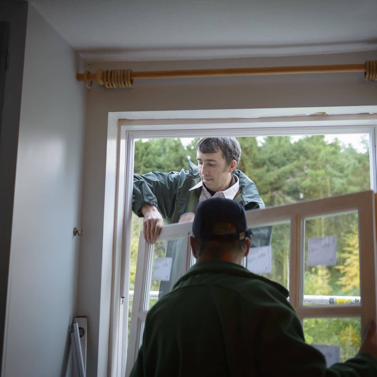 H2B Windows installer fitting new replacement windows